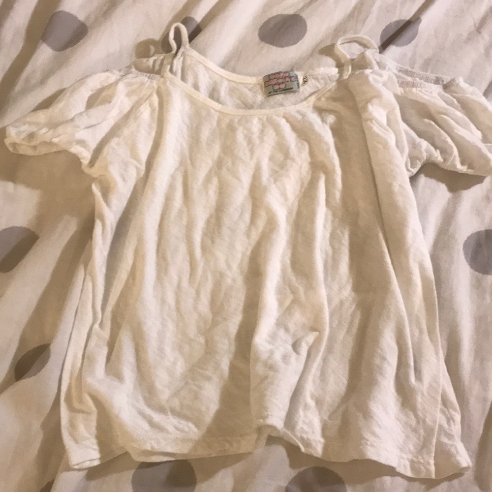 Summer white off shoulder shirt